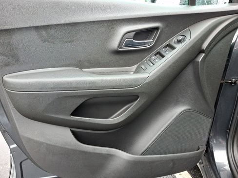 Certified 2019 Chevrolet Trax LS image 14