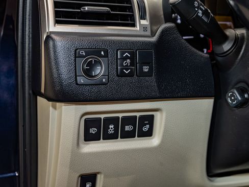 Used 2021 Lexus GX 460 Premium w/ Premium Package AWD/4WD image 19