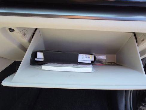 Used 2025 Kia Sportage EX FWD image 19