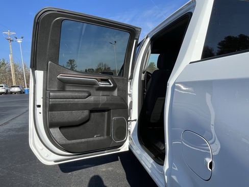 Used 2022 Chevrolet Silverado 1500 LT image 13