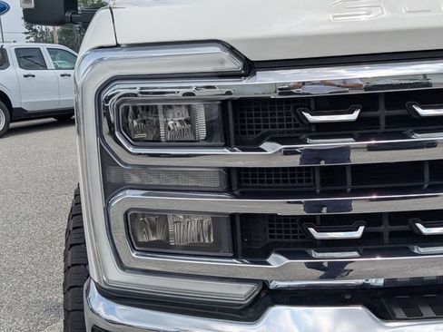 Used 2023 Ford F250 Lariat w/ Chrome Package AWD/4WD image 12