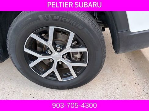 Used 2024 Jeep Grand Cherokee L Limited w/ Luxury Tech Group II image 4