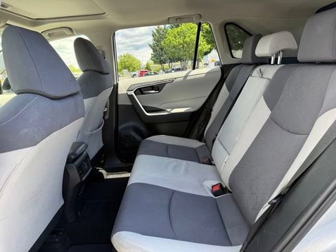 Used 2020 Toyota RAV4 XLE w/ Convenience Package AWD/4WD image 14