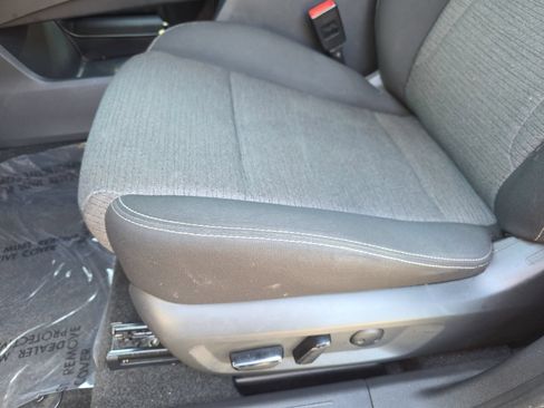 Used 2023 Nissan Rogue SV FWD image 27