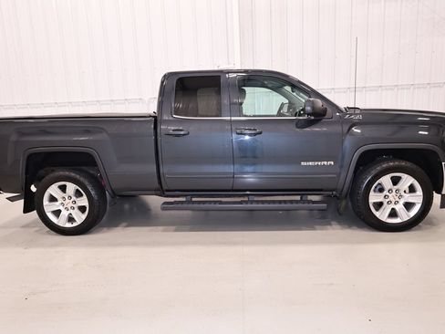 Used 2019 GMC Sierra 1500 SLE w/ SLE Value Package AWD/4WD image 2