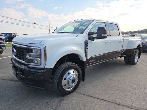 Used 2025 Ford F450 King Ranch w/ Camper Package image 2