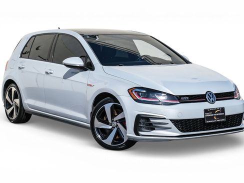 Used 2020 Volkswagen GTI SE image 6