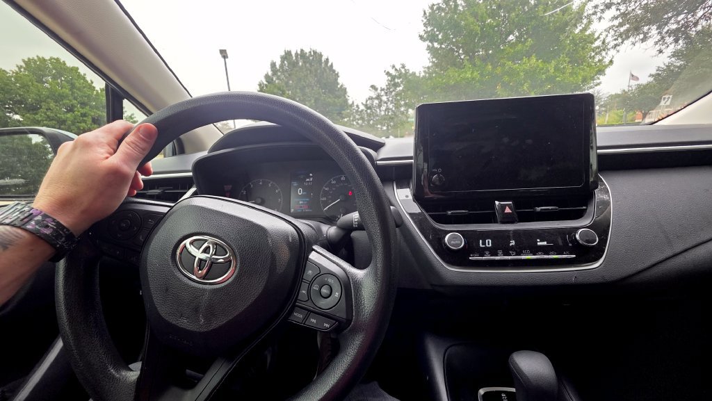 Used 2023 Toyota Corolla LE FWD image 26