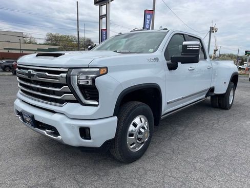New 2026 Chevrolet Silverado 3500 High Country w/ High Country Premium Package AWD/4WD image 20