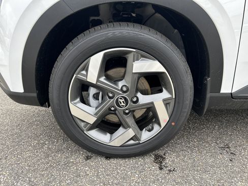 New 2025 Hyundai Venue SEL image 10