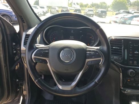 Used 2022 Jeep Grand Cherokee Laredo X RWD image 26