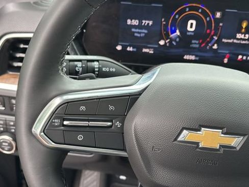 Used 2025 Chevrolet Tahoe High Country AWD/4WD image 23