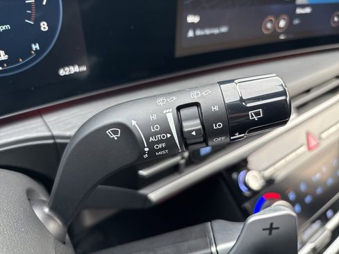 Used 2024 Hyundai Santa Fe Limited image 33