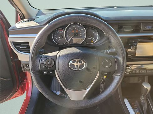 Used 2015 Toyota Corolla LE image 25