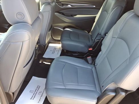 Used 2024 Buick Enclave Premium AWD/4WD image 13