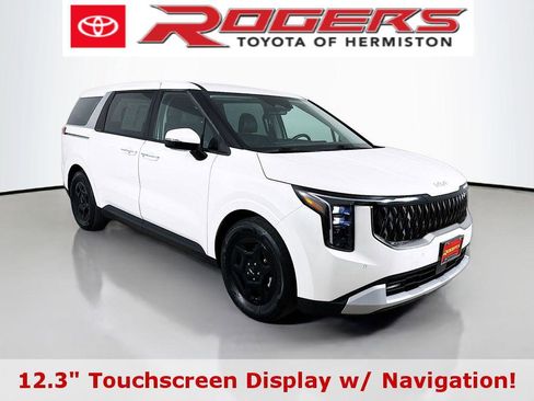 Used 2025 Kia Carnival image 1