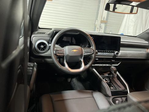 Used 2025 Chevrolet Colorado LT w/ LT Convenience Package image 23