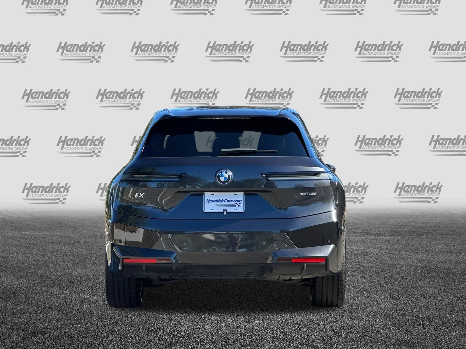 Used 2024 BMW iX xDrive50 w/ Sport Package AWD/4WD image 6