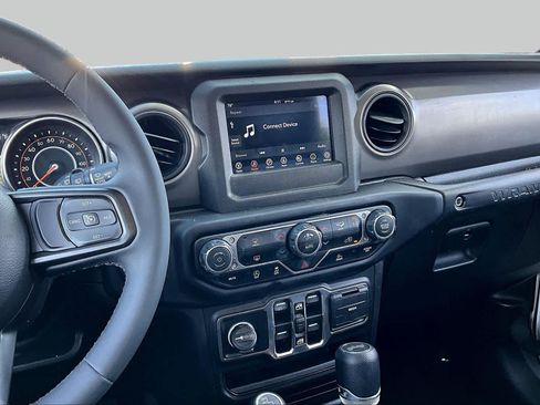 Used 2023 Jeep Wrangler Unlimited Sport AWD/4WD image 7