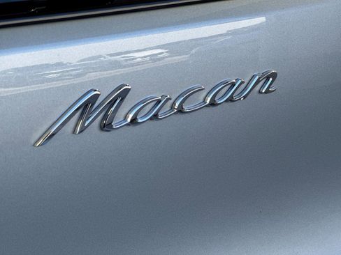 Certified 2026 Porsche Macan AWD/4WD image 33