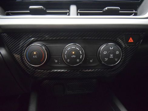 Used 2024 Chevrolet Trax RS w/ Driver Confidence Package FWD image 33