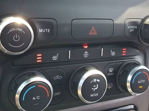 Used 2019 RAM 1500 Big Horn AWD/4WD image 28