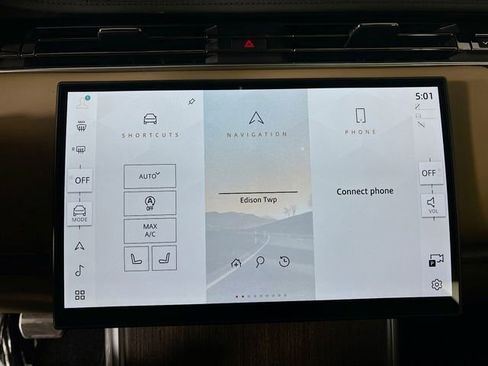 New 2026 Land Rover Range Rover SE image 16