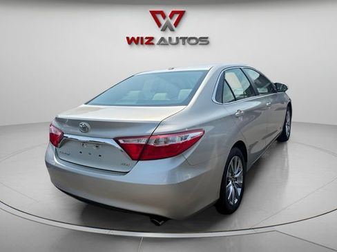 Used 2015 Toyota Camry XLE w/ Moonroof Package FWD image 5