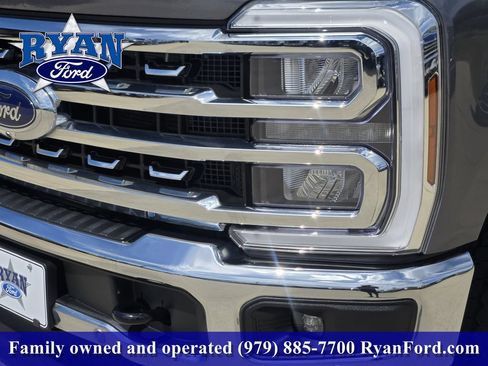 Used 2025 Ford F250 Lariat w/ Lariat Ultimate Package AWD/4WD image 6