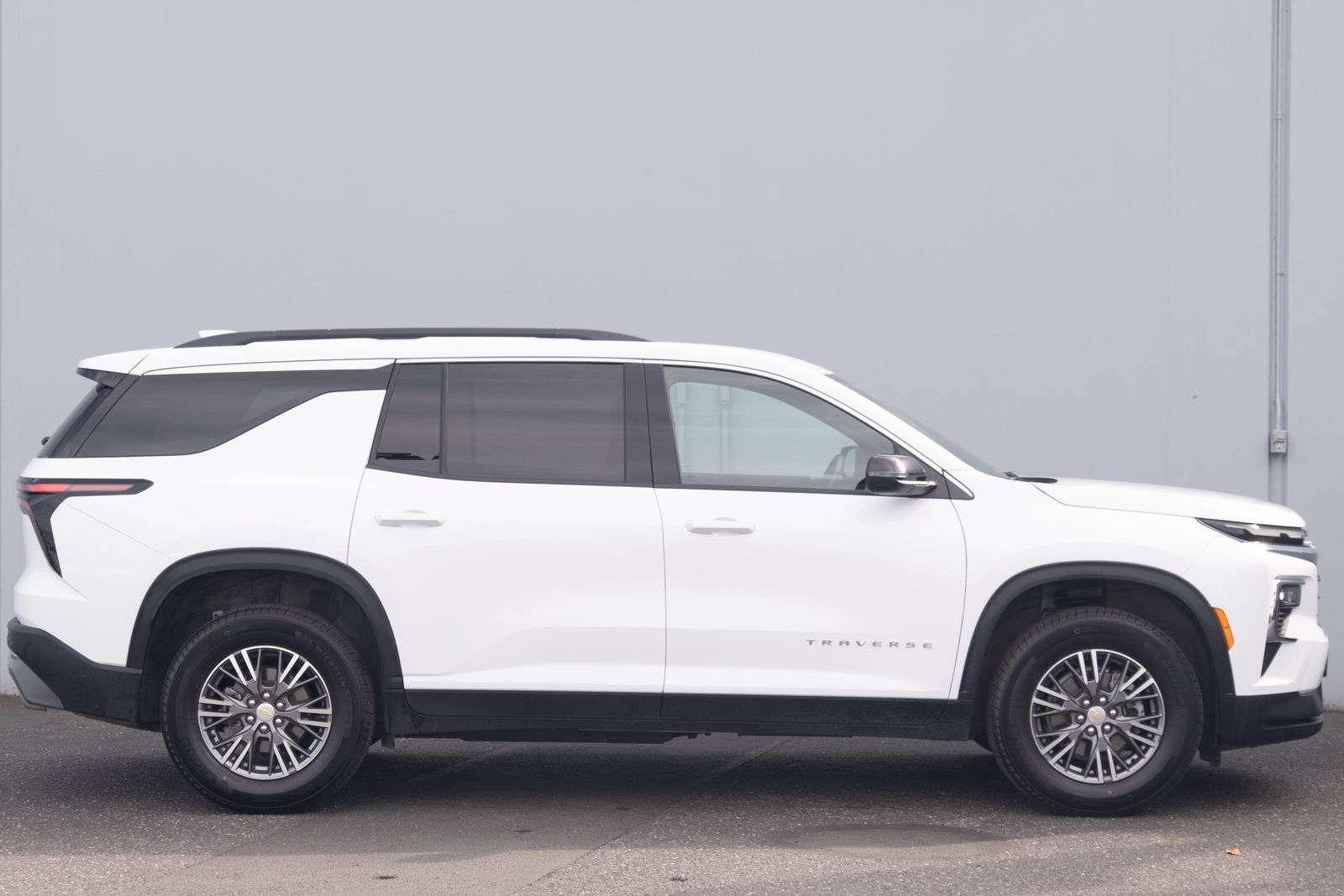 Used 2026 Chevrolet Traverse LT AWD/4WD image 28