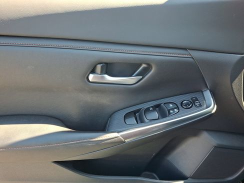Certified 2023 Nissan Sentra SR w/ Midnight Edition Package FWD image 12