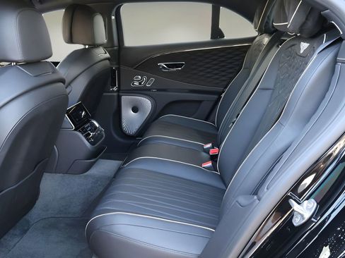 Certified 2020 Bentley Flying Spur W12 image 15