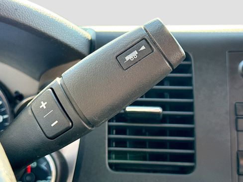 Used 2010 GMC Sierra 2500 SLE w/ SLE Preferred Package image 11