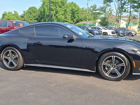 Used 2024 Ford Mustang Coupe RWD image 4