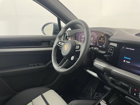 New 2026 Porsche Cayenne Coupe AWD/4WD image 12