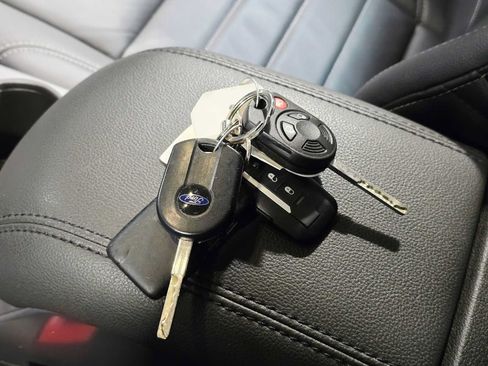 Used 2016 Ford Escape SE w/ Leather Comfort Package AWD/4WD image 29