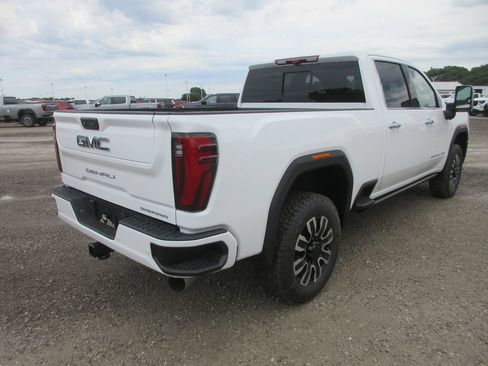 New 2026 GMC Sierra 3500 Denali Ultimate AWD/4WD image 4