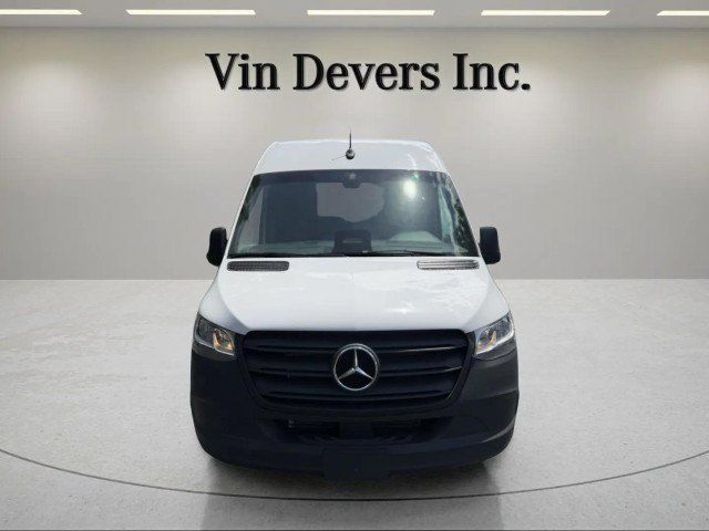 Used 2025 Mercedes-Benz Sprinter 2500 image 2