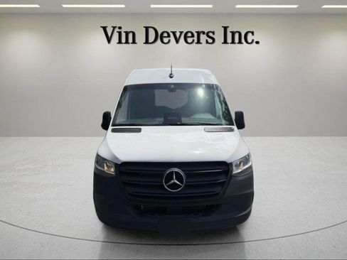 Used 2025 Mercedes-Benz Sprinter 2500 image 2