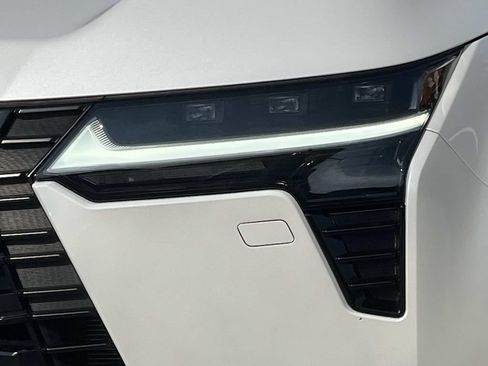Used 2025 Lexus GX 550 w/ Accessory Package (Z1) AWD/4WD image 9