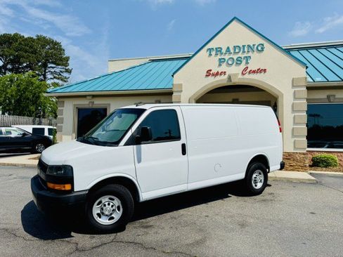 Used 2020 Chevrolet Express 2500 w/ Driver Convenience Package image 3