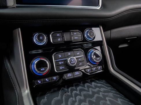 Used 2023 GMC Yukon XL Denali image 24