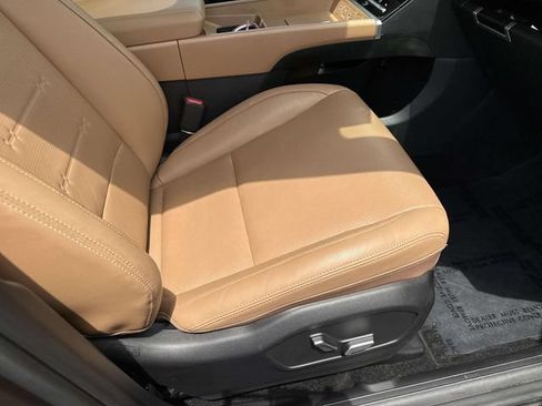 Used 2025 Hyundai Santa Fe Limited AWD/4WD image 10
