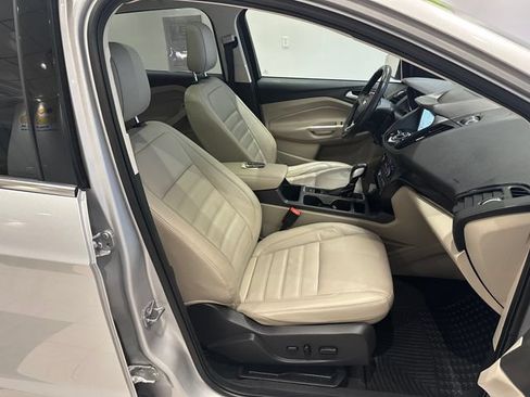 Used 2019 Ford Escape Titanium AWD/4WD image 8