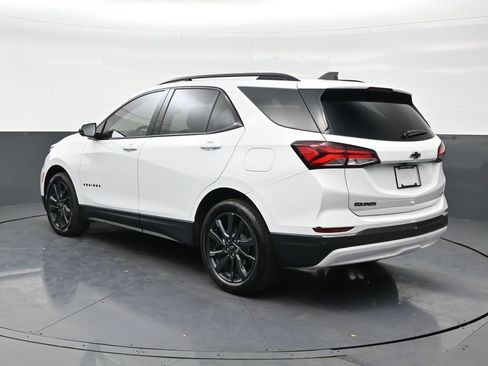Used 2023 Chevrolet Equinox RS image 3