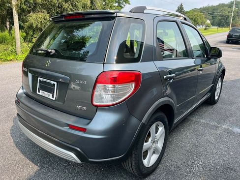 Used 2009 Suzuki SX4 AWD Hatchback w/ Touring Pkg image 3