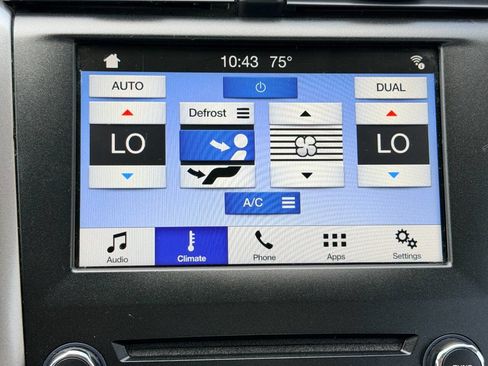 Used 2017 Ford Fusion SE w/ Fusion SE Technology Package FWD image 37