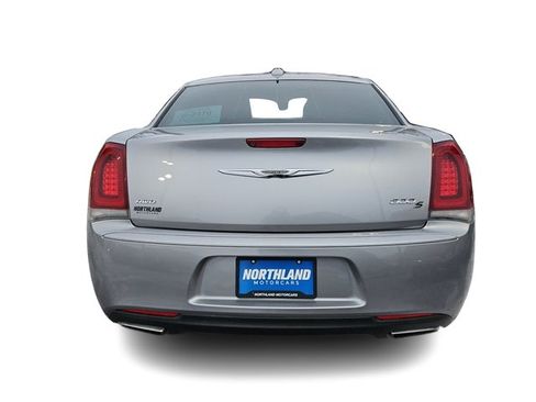 Used 2018 Chrysler 300 S image 14