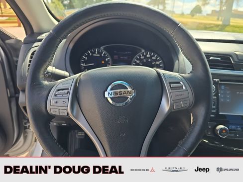 Used 2015 Nissan Altima 2.5 SL w/ Technology Package FWD image 15