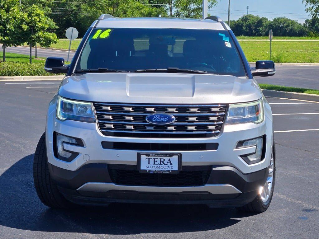 Used 2016 Ford Explorer XLT w/ Equipment Group 202A AWD/4WD image 3
